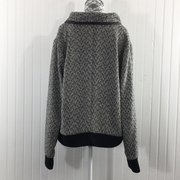 Torrid Black White Chevron Knit Zip Up Jacket - Picture 3 of 13